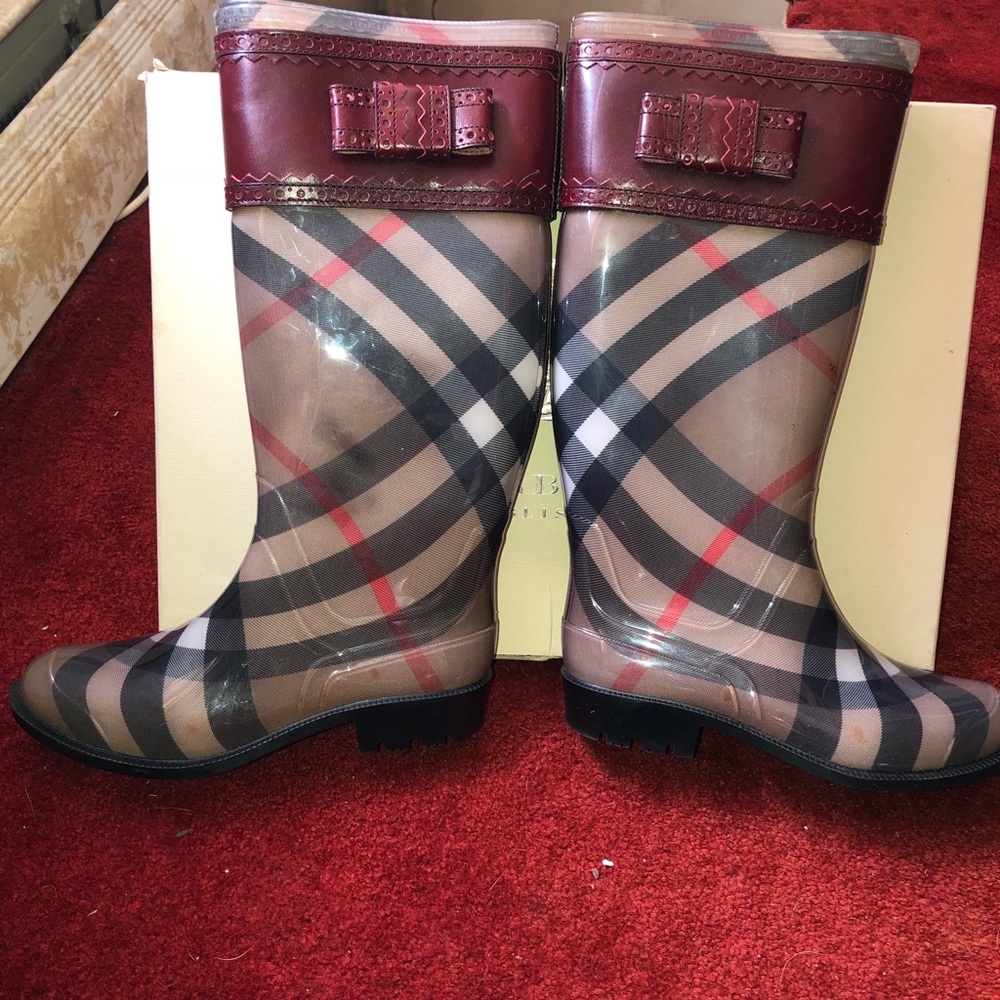 $175 OBO!!! Burberry rain boots!